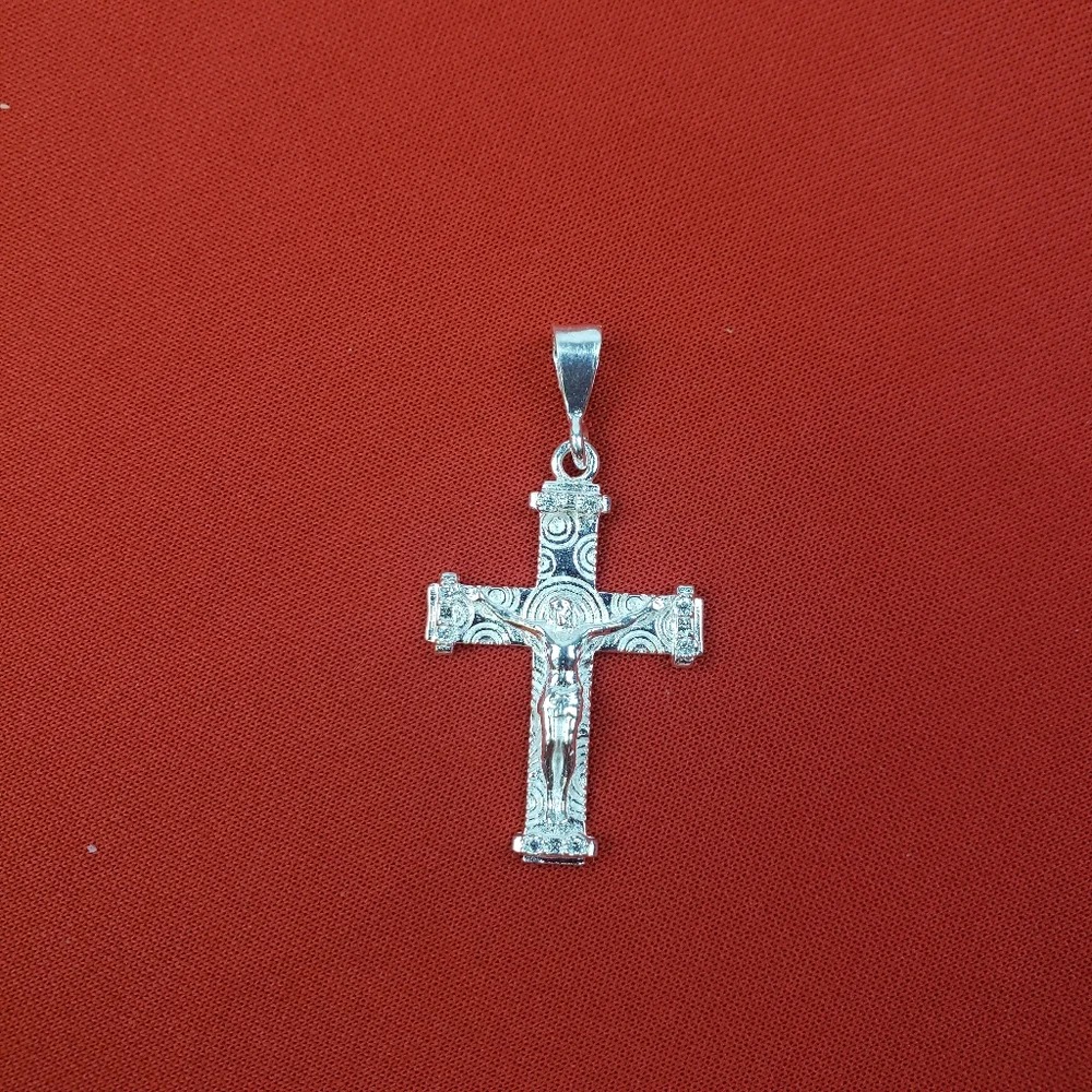 925 sterling silver Crucifix‎ pendant/ Jesucristo de plata fina 925